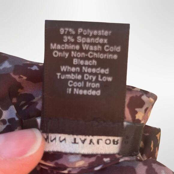 ANN TAYLOR Sleeveless Satin Blouse Ruffle Neck Abstract Print Elegant Top Sz 8 - Picture 9 of 9